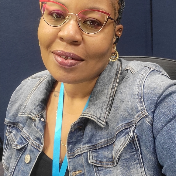 Meet your Posher, Bernadette - Picture 8 of 9